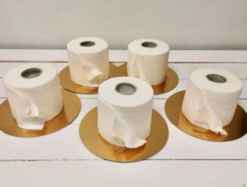 Кондитеры в Хельсинки на карантине создали торт в форме туалетной бумаги