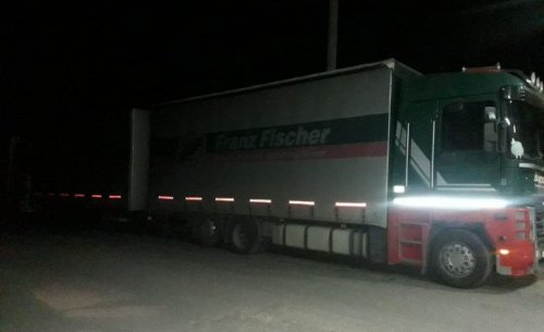 В «Рени» пограничники обнаружили спрятанные в грузовике 40 литров контрабандного коньяка