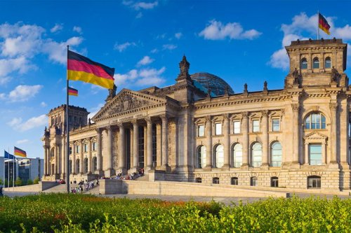 В Германии ослабляют карантин: открывают школы и музеи, концерты запрещены до конца лета