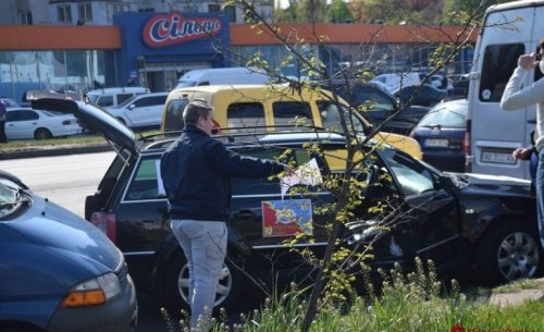 В Одессе предприниматели устроили автопробег против закрытия рынков