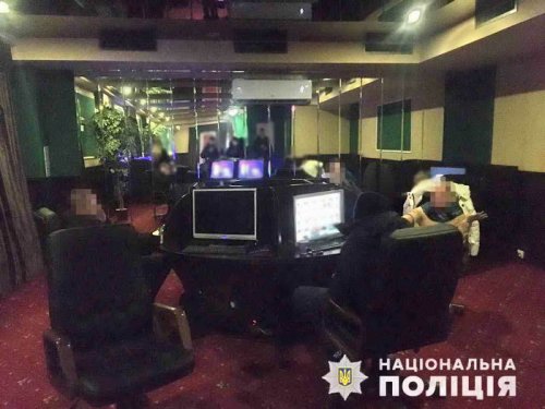 Несмотря на запрет и карантин в центре Одессы работал игорный клуб
