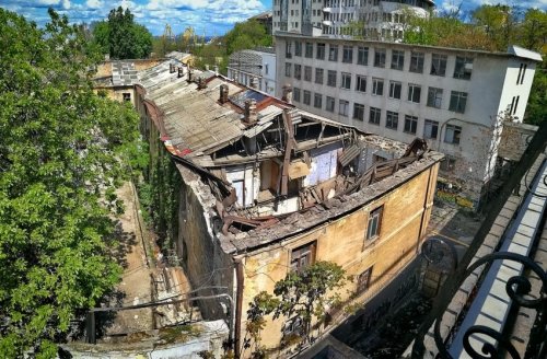 В центре Одессы обрушились перекрытия жилого дома