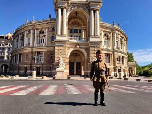 В Одессе все-таки провели автопробег-парад с красными флагами к 9 мая (фото)