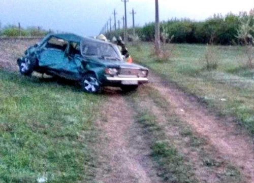 В Одесской области тепловоз таранил автомобиль на переезде