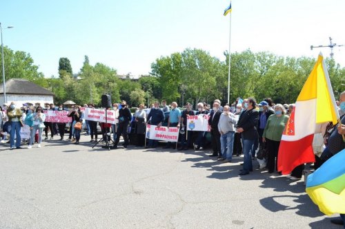 Не учли мнение людей: жители южных районов протестовали под стенами Одесской ОГА (фото)