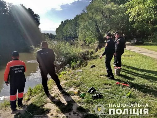 Под Одессой рыбаки утонули в машине