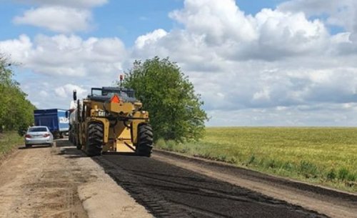 В Саратском районе начали строить дорогу между селами