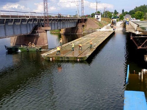 Военные из Одесской области построили понтонную переправу вместо рухнувшего моста