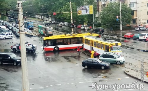 На проспекте Гагарина ДТП, были заблокированы трамваи №18 (фото)