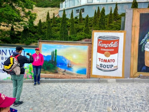 Новая одесская достопримечательность — картинный стрит-арт на спуске к морю (фото)