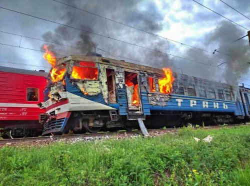 Одесская электричка загорелась на ходу (фото)