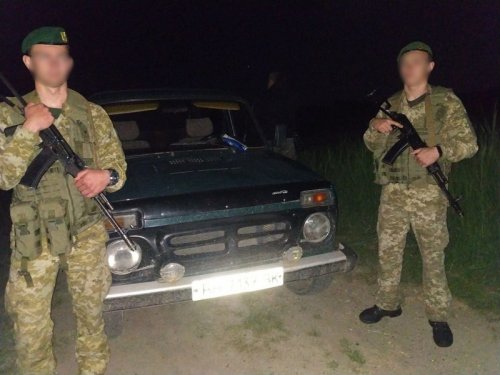 Одесская область: на озере Кагул браконьер травмировал пограничника