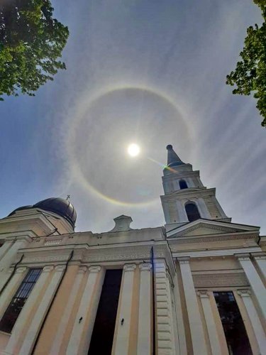 В Одессе на Троицу наблюдали солнечное гало (фото)