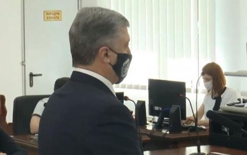 Порошенко дает показания по делу о государственной измене Януковича