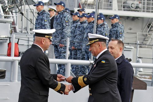 СБУ заявила, что командир военного судна сотрудничает с россиянами: о подозрении ему не сообщали