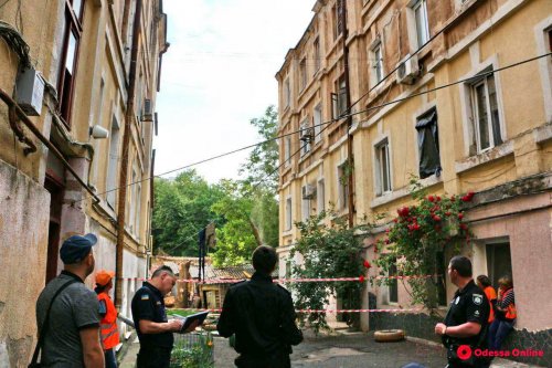 В квартире на Манежной обрушился чердак