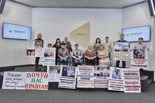 В Украину вернулись одесские моряки после трех лет заключения