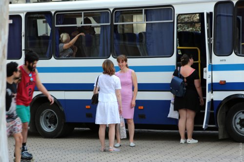 Усиление карантина в Одессе: в маршрутках полно стоячих пассажиров, а в магазинах снова стали требовать маски