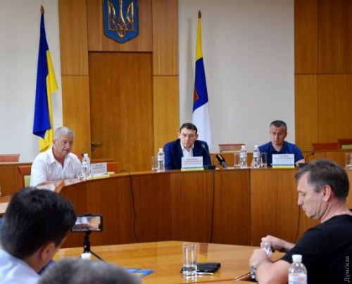 Председатель Одесского облсовета резко высказался против аграрного рейдерства