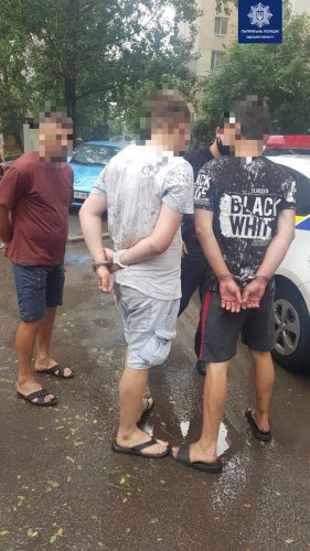 На поселке Котовского трое в шлепанцах пытались ограбить банк