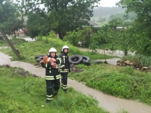 Спасатели борются с последствиями ливня в Одесской области