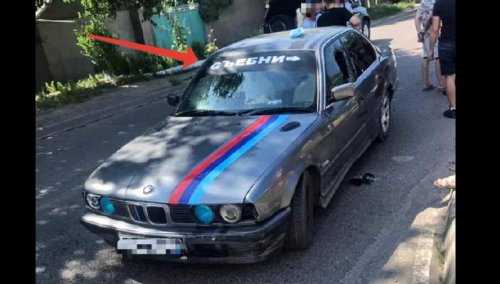В Одессе пьяный водитель BMW с матерной надписью на лобовухе прокатил на капоте полицейского