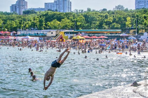 В Одессе разрешили купаться на пляжах, но не всех