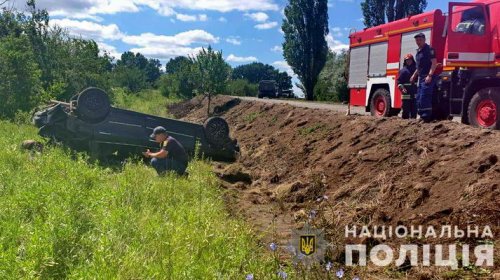 Автомобиль с пьяным водителем перевернулся в Одесской области