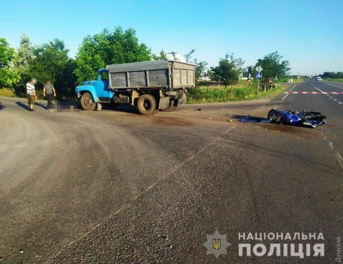 В Одесской области в ДТП с грузовиком погиб мотоциклист