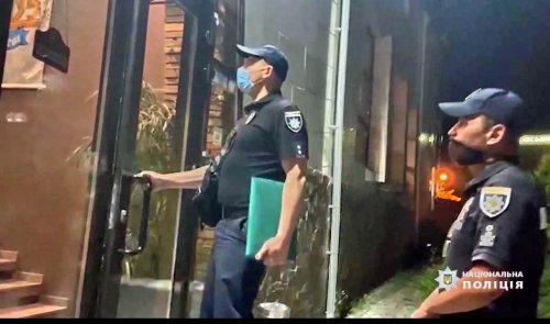 Полиция в Аркадии оштрафовала ночные клубы и рестораны за работу после 23:00