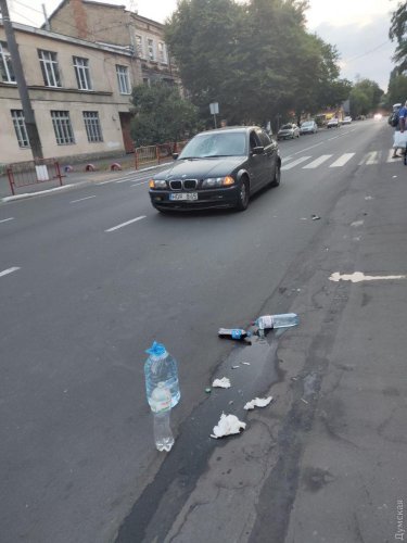 В центре Одессы BMW с еврономерами сбил несовершеннолетнюю велосипедистку на пешеходном переходе (обновлено)