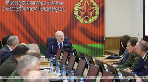 «Страну мы никому не отдадим»: Лукашенко заявил, что Россия при первом запросе окажет всестороннюю военную помощь Беларуси