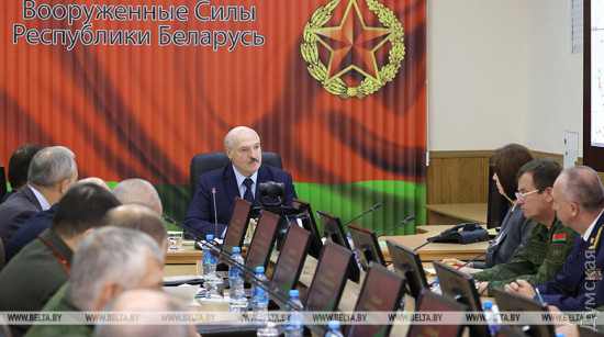 «Страну мы никому не отдадим»: Лукашенко заявил, что Россия при первом запросе окажет всестороннюю военную помощь Беларуси