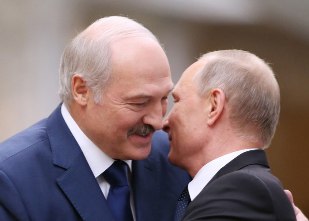Лукашенко собирается просить помощи у Путина: «Это уже угроза не только Беларуси»