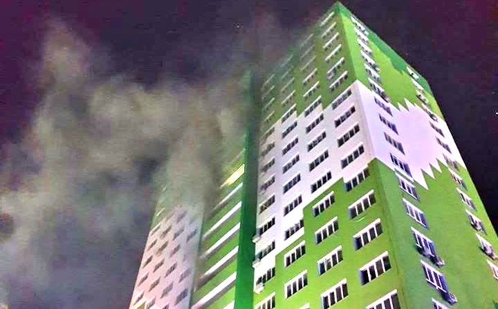 Сотни одесситов не могут вернуться в свои квартиры после пожара в ЖК «Острова»