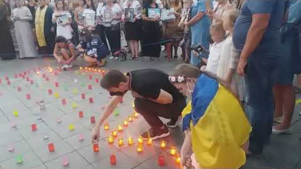В Одессе почтили память погибших воинов и выложили карту Украины из свечей