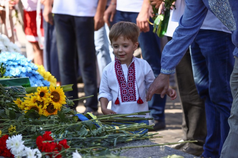 День независимости в Одессе: возложение цветов и марш защитников Украины (фото)