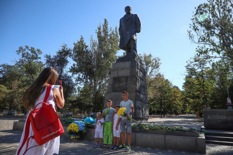 День независимости в Одессе: возложение цветов и марш защитников Украины (фото)