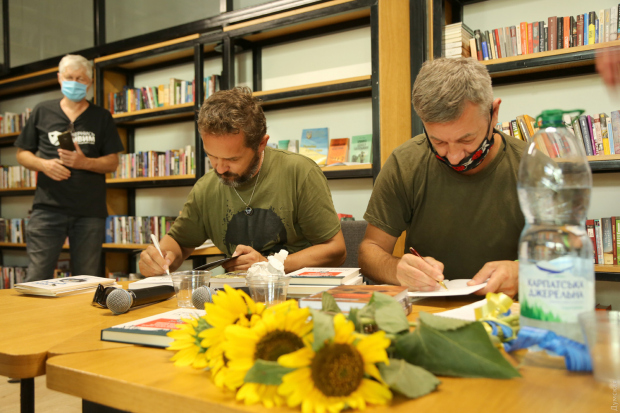 В День памяти защитников Украины ветераны АТО представили в Одессе свои книги