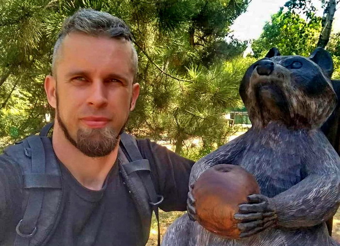 В Одесском зоопарке появился енот из ствола дерева (фото)