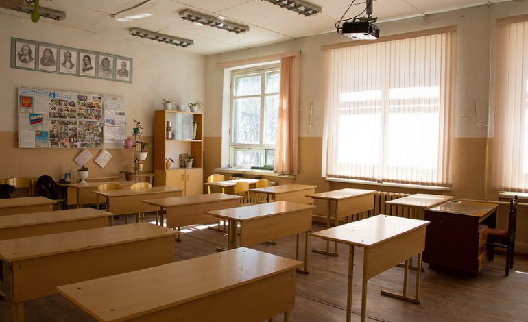 В Тарутинском районе школы переводят на онлайн-обучение, кроме первоклашек