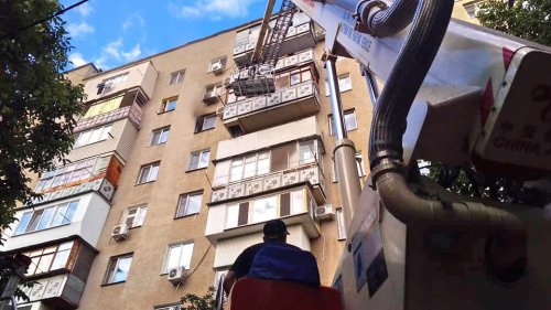 Одесские пожарные спасли женщину из горящей квартиры на 7 этаже