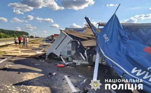 На трассе Одесса-Киев погибли два человека в разрушительном ДТП