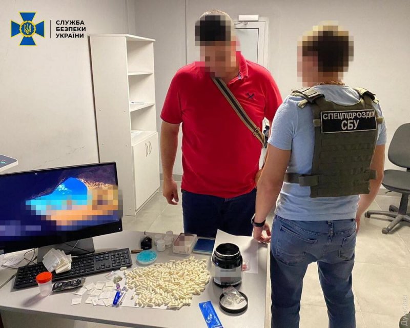 В Одесском аэропорту задержали иностранца с грузом кокаина на миллион гривен (обновлено, фото)