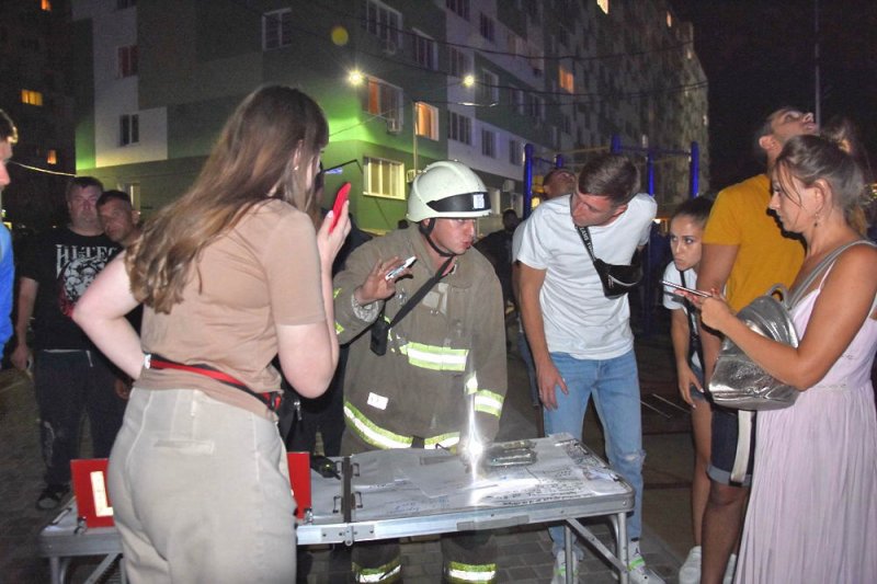 На поселке Котовского горела 25-этажка. Очевидцы рассказали подробности