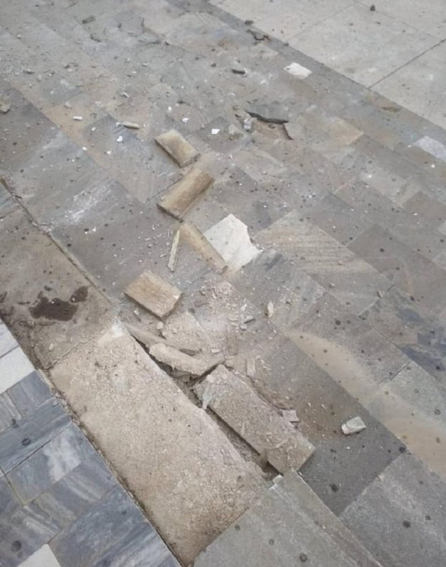 В Килийском районе водитель-экстремал разрушил мраморные ступеньки Дома культуры (фото, видео)