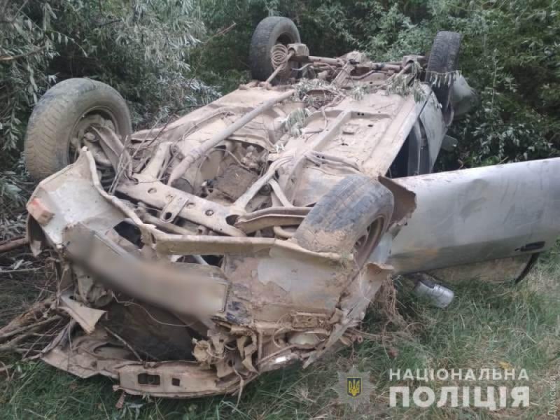 В Одесской области «Опель» упал со склона вблизи озера Ялпуг