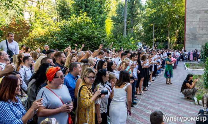 В Одессе прозвенел первый звонок во время карантина (фото)