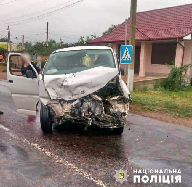 Водитель микроавтобуса под Одессой выехал на встречку — в результате ДТП погибли 2 человека