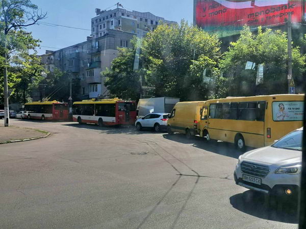 Три одесских автобусных маршрута меняют схему движения из-за пробок